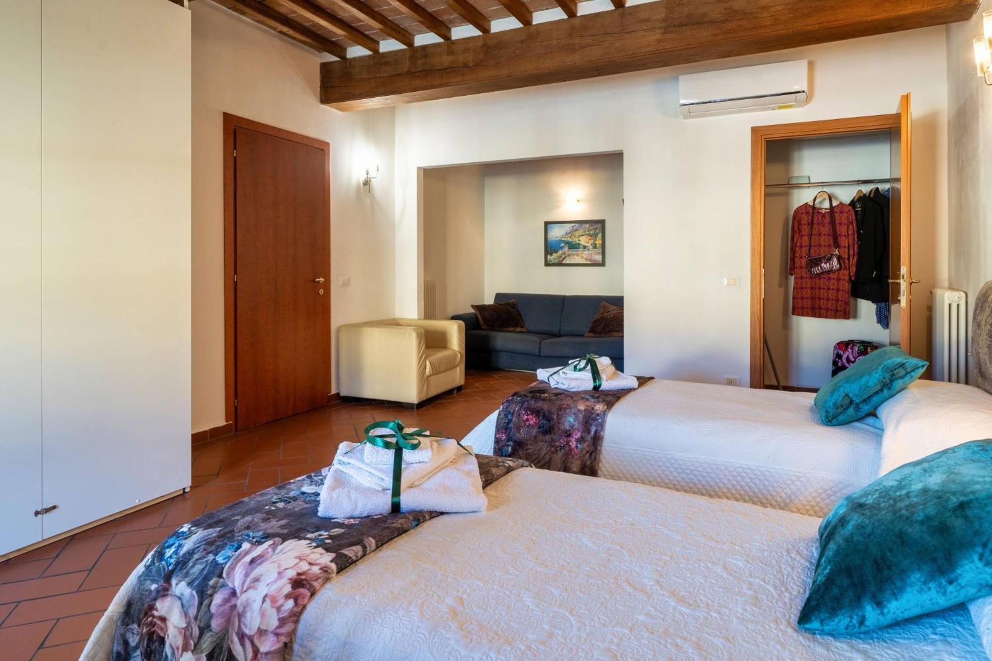 La Dimora Nell'Anfiteatro Hotel Лука Екстериор снимка