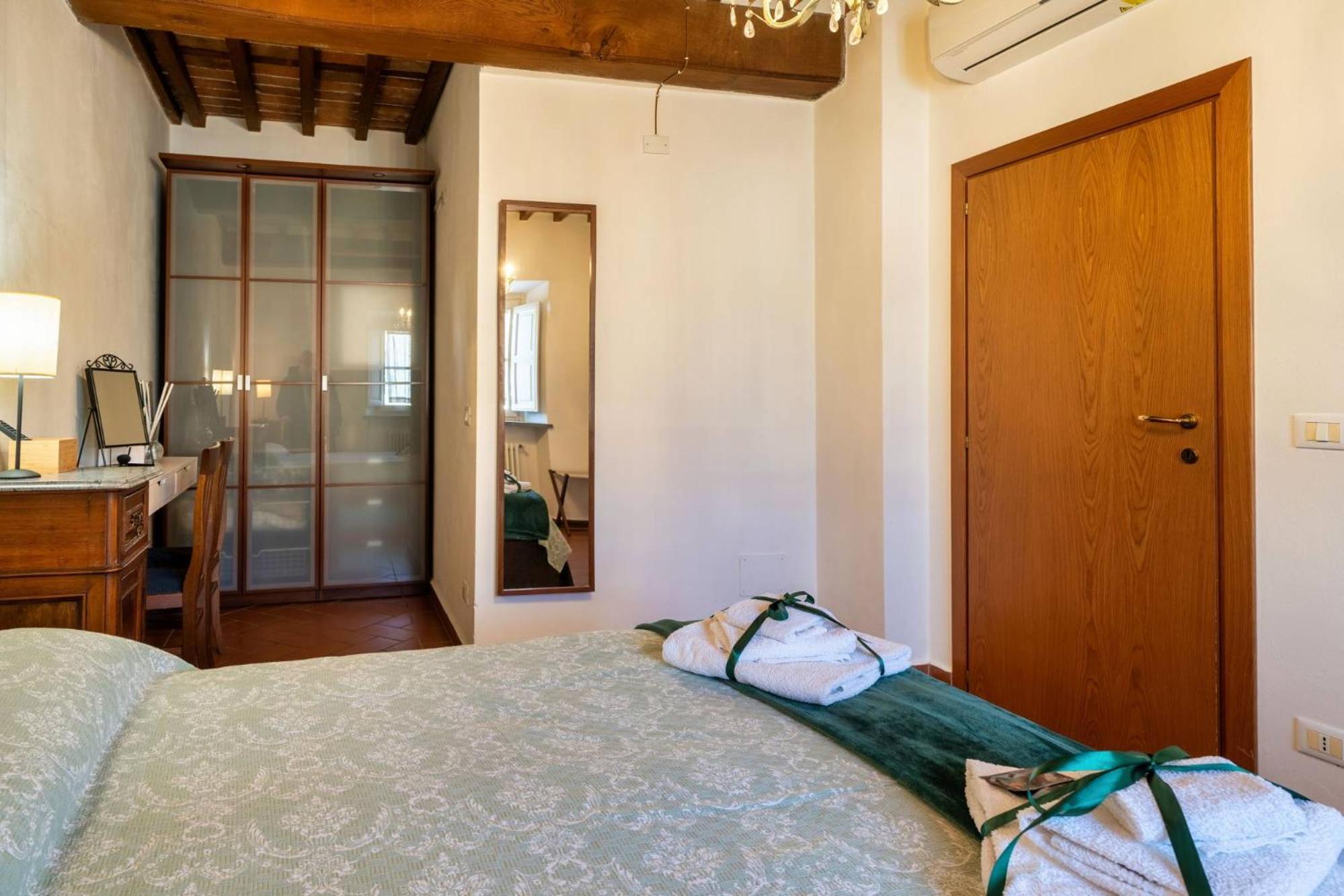 La Dimora Nell'Anfiteatro Hotel Лука Екстериор снимка