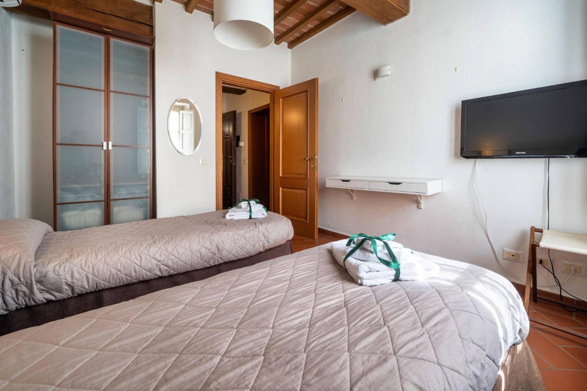 La Dimora Nell'Anfiteatro Hotel Лука Екстериор снимка