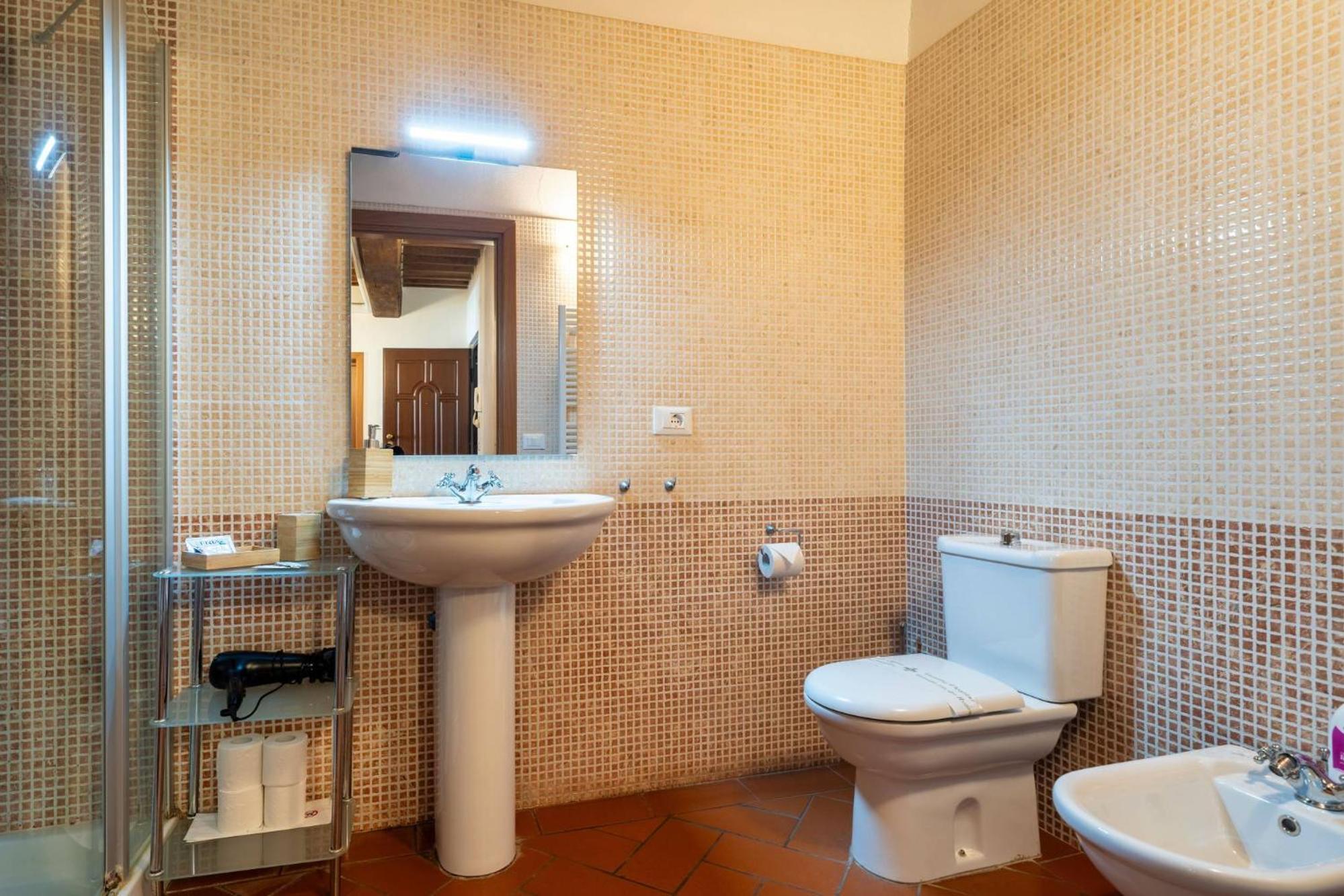 La Dimora Nell'Anfiteatro Hotel Лука Екстериор снимка